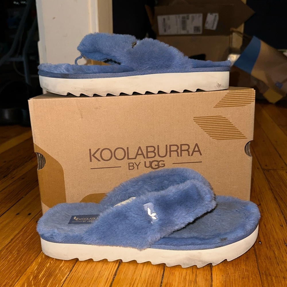 Women’s koolaburra sandals size 9